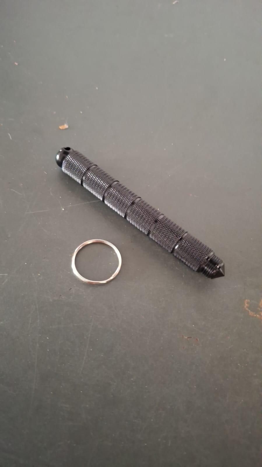 Compact & Reliable Pocket Knife – Always Be Prepared!