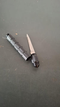 Compact & Reliable Pocket Knife – Always Be Prepared!
